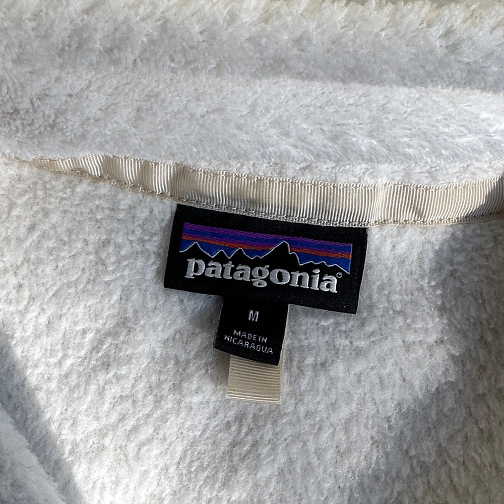 Patagonia Women's Soft Cream Pullover - Picture 6 of 6